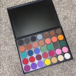 Morphe eye shadow
